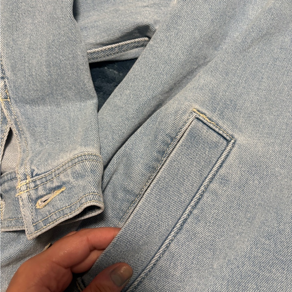 Hollister Denim Jacket with Faux Fur Collar - Picture 6 of 7